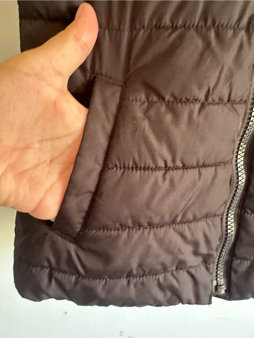 GAP Black Quilted Puffer Vest with Zip Front Unisex
